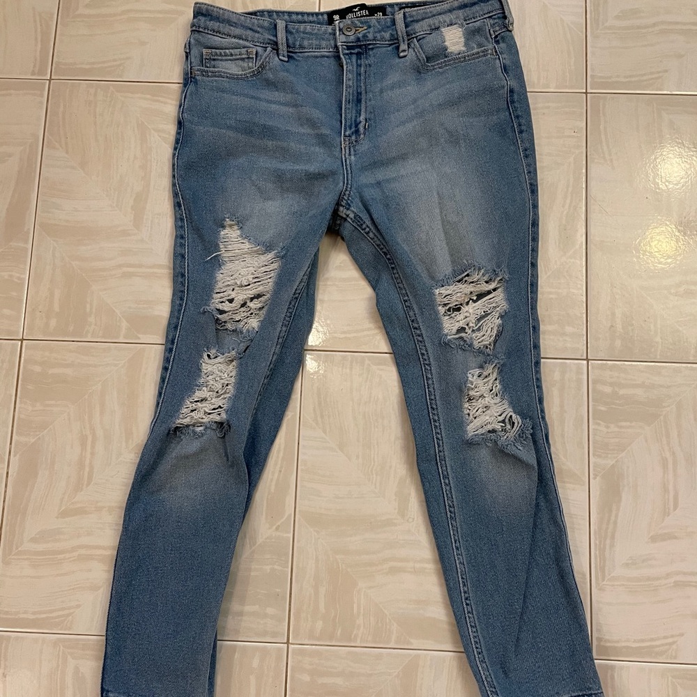 Hollister high rise skinny jeans. Size9R waist 29 length 26. Used good condition